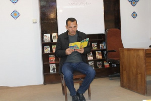 إجراء اختبار شفوي ومنح شهادة تعلم اللغة الفارسية في تركمانستان