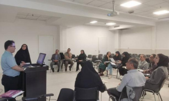 تنظيم الدورة الأولى لتمكين مدرّسي تعليم اللغة الفارسية لغير الناطقين بها في جامعة أراك للعلوم الطبية