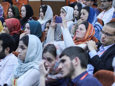 بازدید فارسی آموزان هشتاد و چهارمین دوره دانش افزایی از پل طبیعت