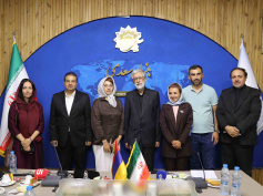 دیدار فعالان رسانه و گردشگری ارمنستانی با رئیس بنیاد سعدی
