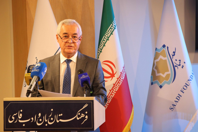زبان فارسی؛ حافظ هویت تاریخی ملت‌های ایران‌زمین است