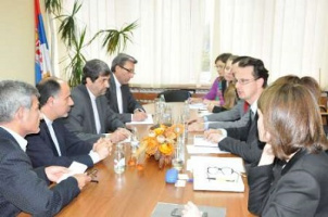 دایرشدن کرسی زبان فارسی در صربستان