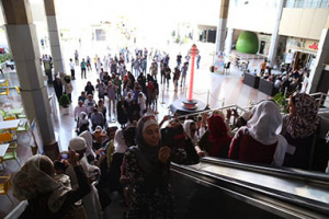 تهران گردی فارسی آموزانی از پنج قاره