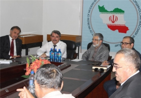 دیدار دکتر حدّاد عادل با رئیس و اعضای پژوهشگاه زبان و ادبیات رودکی