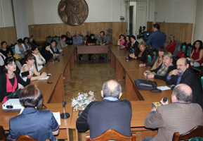 کتاب «منتخبی از شعر معاصر فارسی» در گرجستان رونمایی شد