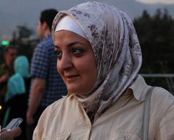 تجاربم از کوچه و بازار ایران را به دانشجویانم انتقال می دهم