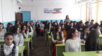 آموزش زبان فارسی در مدرسه شماره 6 شهر ابویان ارمنستان