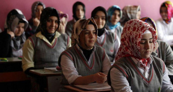 زبان فارسی سال آینده در دبیرستان‌های ترکیه تدریس می‌شود