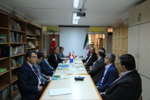 نشست «بررسی وضعیت زبان و ادبیات فارسی در دانشگاه ها و مراکز آموزشی زبان فارسی در ترکیه» برگزار شد