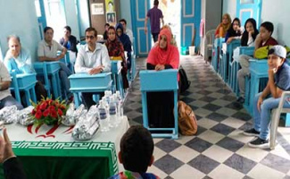 اهدای گواهینامه پایان دوره مقدماتی زبان فارسی در پونای هند