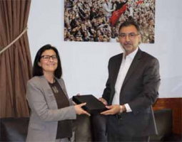 ایران از تمدن و فرهنگ غنی برخوردار است