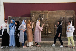 گزارش تصویری "بازدید فارسی آموزان دانش افزایی از موزه ایران باستان"