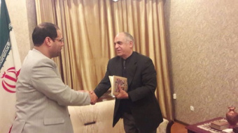 معاون آموزش و پژوهش بنیاد سعدی با "روزنامه نگار تاجیک مقیم قرقیزستان" دیدار کرد