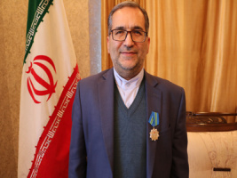 اعطای بالاترین نشان تقدیر دولت قرقیزستان به رایزن فرهنگی ایران