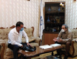 دیدار رایزن فرهنگی ایران با ایران شناس و مصحح کتاب شرف‌الدین علی یزدی