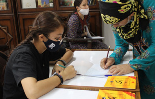 افتتاح کلاس خوشنویسی خط فارسی در عشق‌آباد