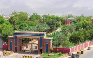 گروه زبان فارسی در حال از بین رفتن یا ادغام با زبان‌های دیگر است