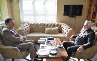 جلسات هم‌افزایی برای ارتقای روابط ادبی بین ایران و آذربایجان را برگزار می‌کنیم