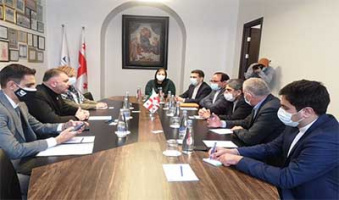 تدوین سرفصل‌های آموزش زبان فارسی به عنوان زبان دوم خارجی در دانشگاه قفقاز