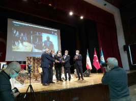 نشان درجه یک علمی حافظ‌شناسی سال ۱۴۰۰ به «حجابی کرلانگیچ» از ترکیه اعطا شد