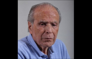 منوچهر آریانپور در سن ۹۲ سالگی در آمریکا درگذشت.