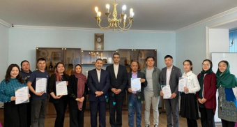 تجلیل از استاد ایرانشناسی و زبان فارسی در قزاقستان