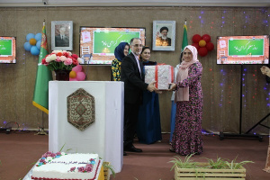 برگزاری گرامیداشت روز معلم در عشق آباد