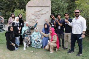 شعرهای اقبال مرا علاقه‌مند به یادگیری فارسی کرد