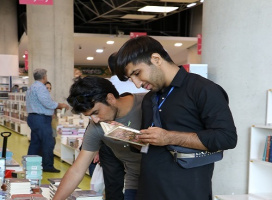 غزلیات «حافظ» مرا شیفته زبان فارسی کرد