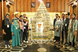 میزبانی «حسین ملک» از فارسی‌آموزان هندی