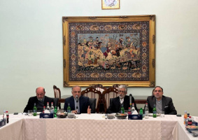 دیدار استادان زبان فارسی با حداد عادل در ایروان