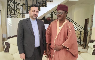 زبان فارسی دریچه ای برای فهم بهتر جهان است