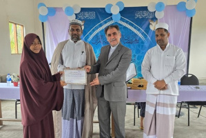 اعطای گواهینامه پایان دوره زبان فارسی در سریلانکا