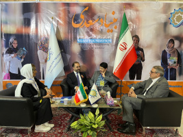 بازدید کاردار روسیه در تهران از غرفه بین‌الملل بنیاد سعدی در نمایشگاه کتاب تهران