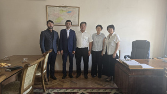 نماینده بنیاد سعدی با رئیس جدید انستیتو تاریخ و مطالعات منطقه‌ای دانشگاه ملی قرقیزستان دیدار کرد