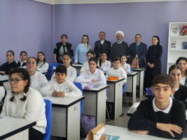 هیئت پارلمانی ایران از مدرسه «دویست» ایروان بازدید کرد