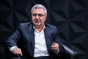 پشت‌پرده رقابت پنهان خط فارسی با زبان‌های روسی و انگلیسی/ رمزگشایی از دستور جدید رئیس‌جمهور امام‌علی رحمان/ خط فارسی به مدارس بازمی‌گردد؟
