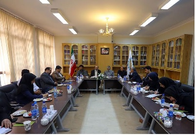 ظرفیت بالای دانشگاه آزاد، به گسترش زبان فارسی کمک می کند