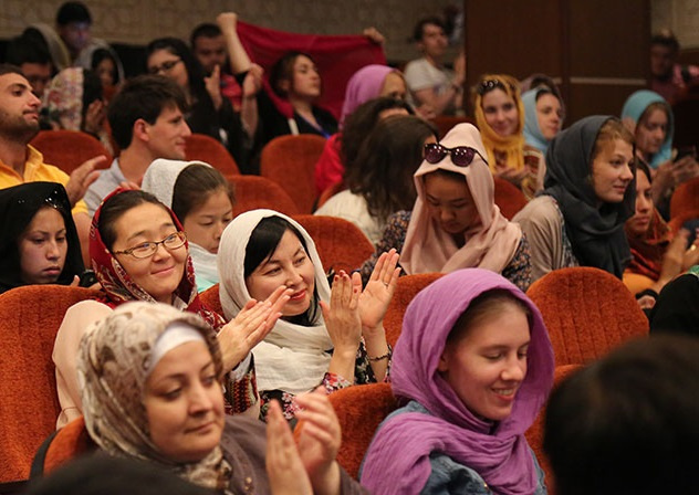 کاروان فارسی‌آموزان در محفل موسیقی ایرانی