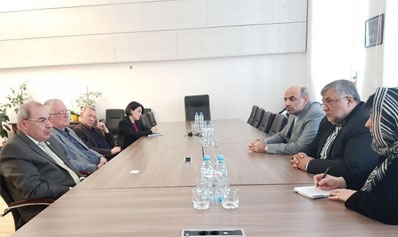 توجه به تقویت کرسی های ایران شناسی و زبان فارسی ضروری است