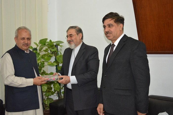 راه اندازی کلاس های آموزش زبان فارسی در دانشگاه اسلامیه کالج پیشاور