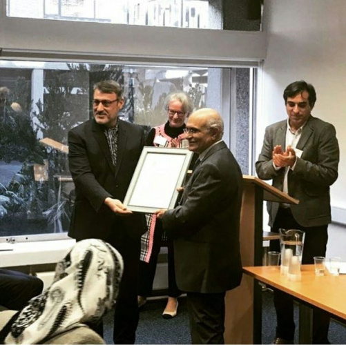 سخنرانی تامل برانگیز مرادی کرمانی در اولین کنفرانس آموزش زبان فارسی در دانشگاه کمبریج