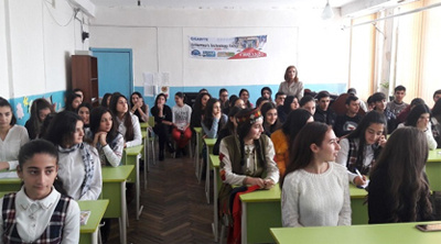 آموزش زبان فارسی در مدرسه شماره 6 شهر ابویان ارمنستان