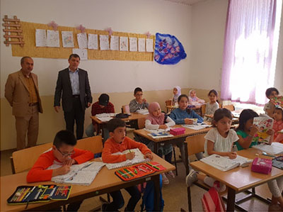 بازدید رایزن فرهنگی ایران و نماینده بنیاد سعدی از مدرسه فارسی‌آموزی فارابی در وین