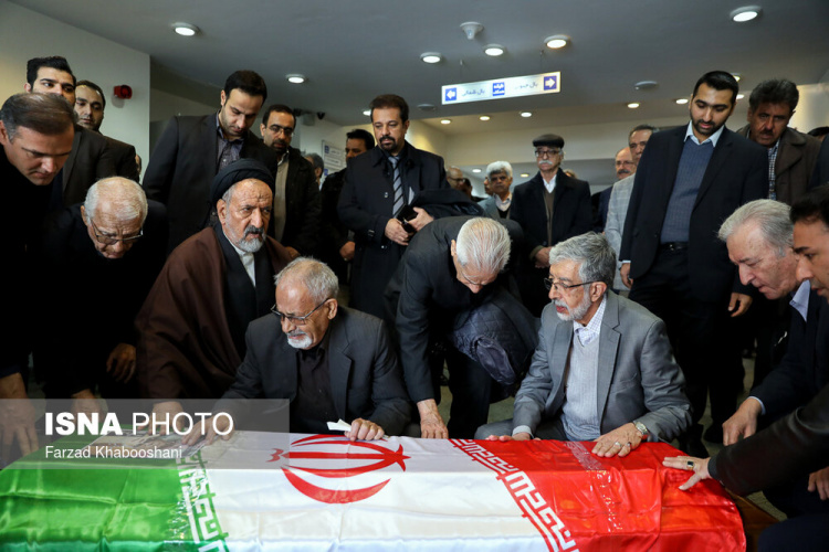 گزارش تصویری تشییع پیکر یدالله ثمره، پیشکسوت زبان شناسی