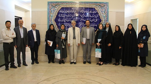 آموزش فارسی راهی برای شناخت ادبیات غنی ایران است