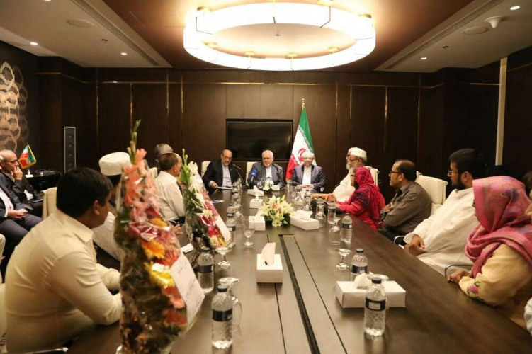 ظریف در جمع اساتید فارسی زبان بنگلادش: زبان فارسی مبنای یک فرهنگ مشترک است