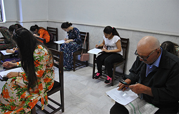 شرکت فارسی‌آموزان ۷ تا ۷۰ ساله ترکمنی در آزمون زبان فارسی