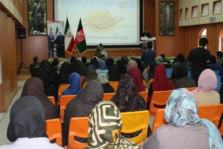 نشست «بررسی زبان وحدت و همدلی در بیان برخی از شُعرای پارسی‌گو» در هرات +گزارش تصویری