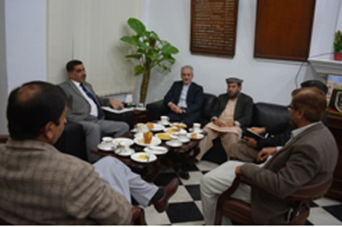 توافق برای امضای تفاهمنامه دانشگاهی و کلاس‌های آموزش زبان فارسی